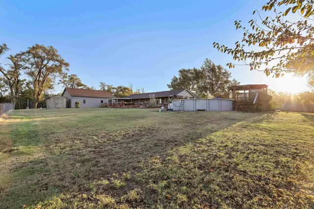 Photo of 2103 N Obee Rd, Hutchinson, KS