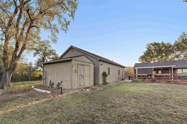 Photo of 2103 N Obee Rd, Hutchinson, KS