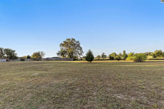 Photo of 2103 N Obee Rd, Hutchinson, KS