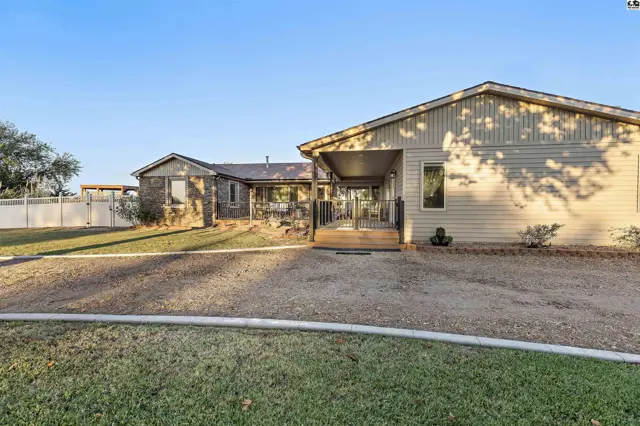 Photo of 2103 N Obee Rd, Hutchinson, KS