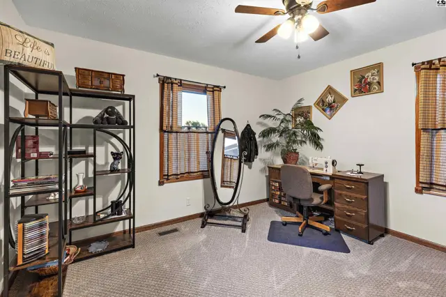 Photo of 2103 N Obee Rd, Hutchinson, KS