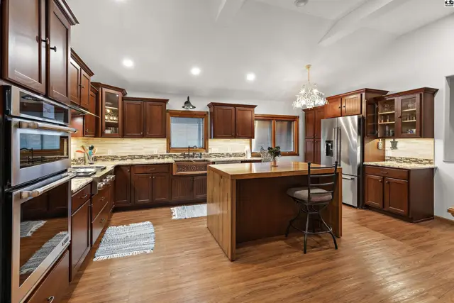 Photo of 2103 N Obee Rd, Hutchinson, KS