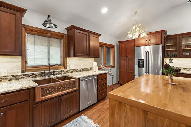 Photo of 2103 N Obee Rd, Hutchinson, KS