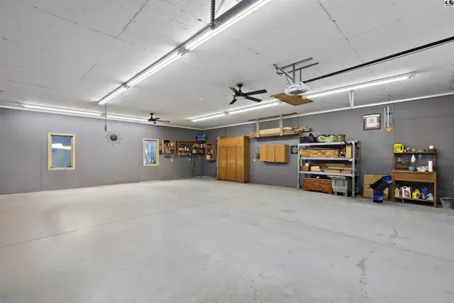 Photo of 2103 N Obee Rd, Hutchinson, KS