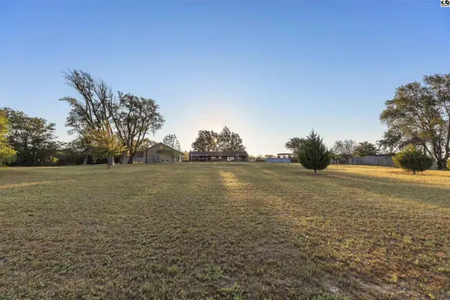 Photo of 2103 N Obee Rd, Hutchinson, KS