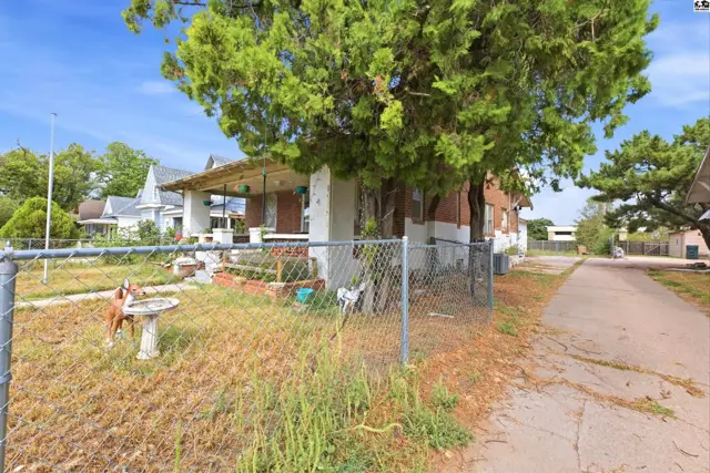 Photo of 510 W Sherman Ave, Hutchinson, KS