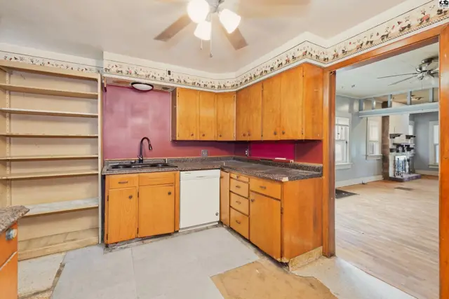 Photo of 510 W Sherman Ave, Hutchinson, KS