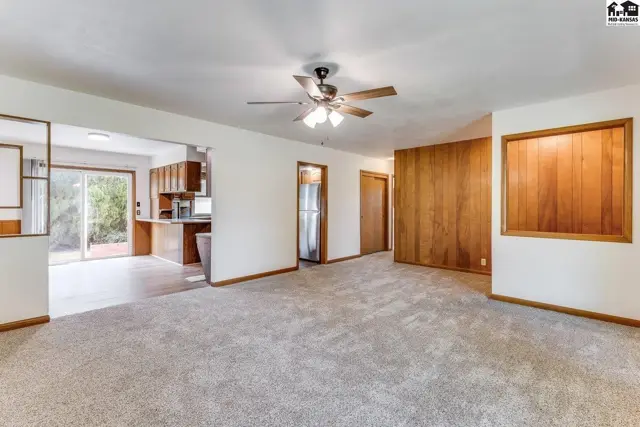 Photo of 1404 Aurora Dr, Hutchinson, KS