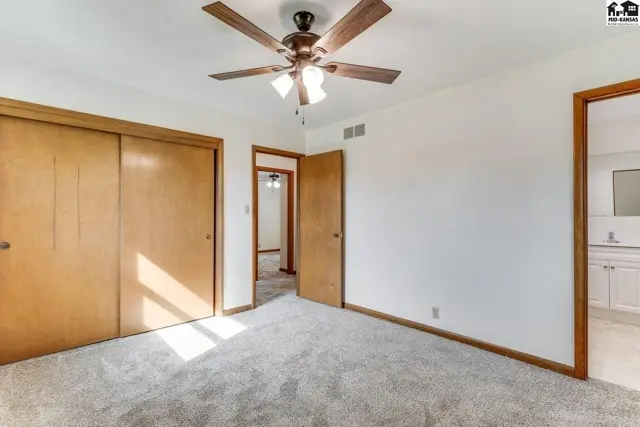 Photo of 1404 Aurora Dr, Hutchinson, KS