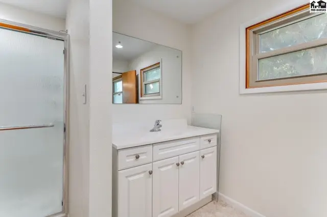Photo of 1404 Aurora Dr, Hutchinson, KS