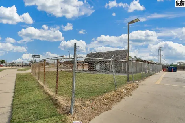 Photo of 12 N MAIN, South Hutchinson, KS