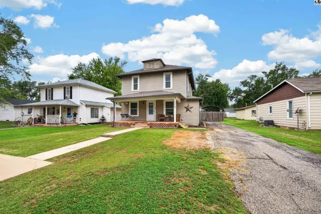 Photo of 1012 S Elm St, McPherson, KS