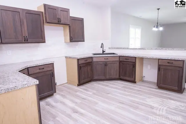 Photo of 541 E Avenue A, Hutchinson, KS