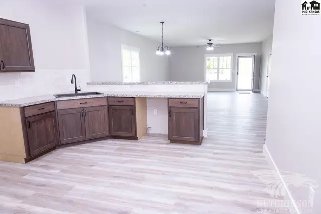 Photo of 541 E Avenue A, Hutchinson, KS