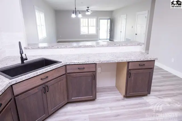 Photo of 541 E Avenue A, Hutchinson, KS