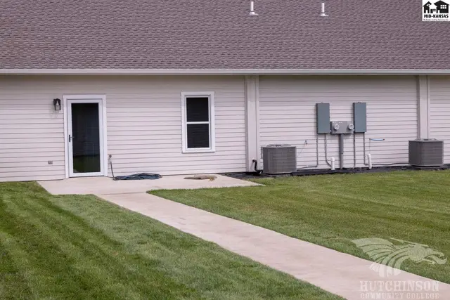 Photo of 541 E Avenue A, Hutchinson, KS