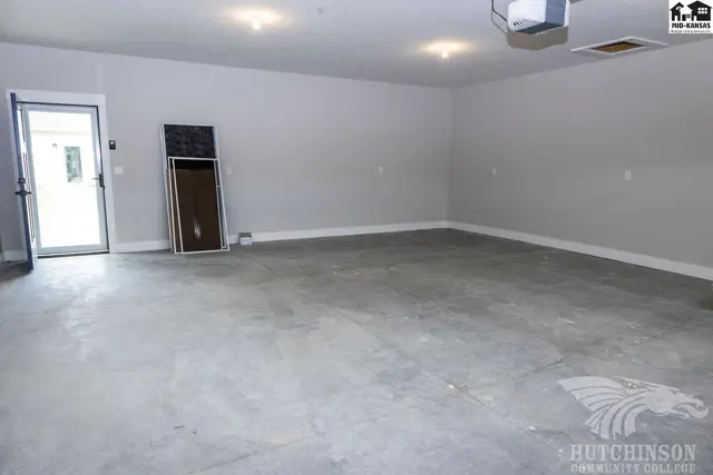 Photo of 541 E Avenue A, Hutchinson, KS