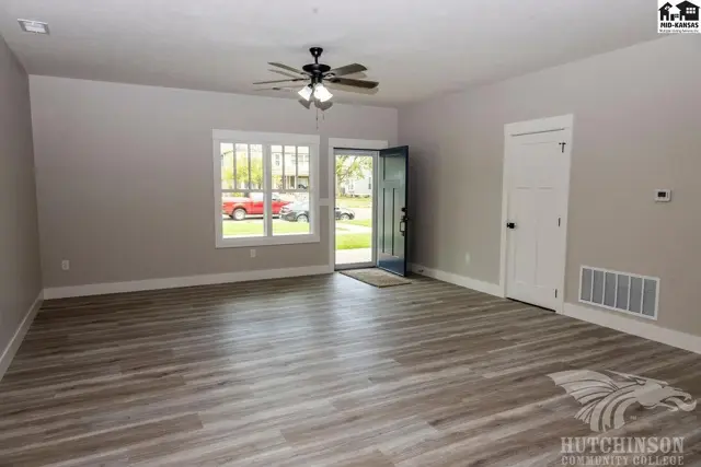 Photo of 541 E Avenue A, Hutchinson, KS