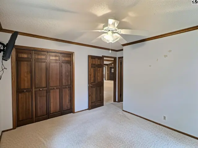 Photo of 3 Tanglewood Ln, Hutchinson, KS