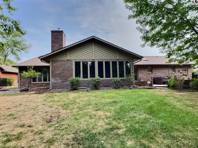 Photo of 3 Tanglewood Ln, Hutchinson, KS