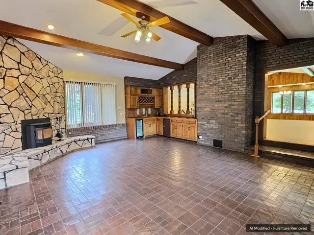 Photo of 3 Tanglewood Ln, Hutchinson, KS