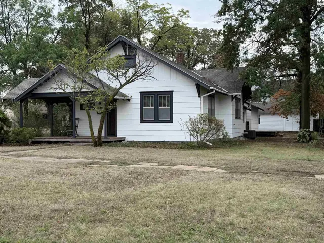 Photo of 320 E lyon, Lyons, KS