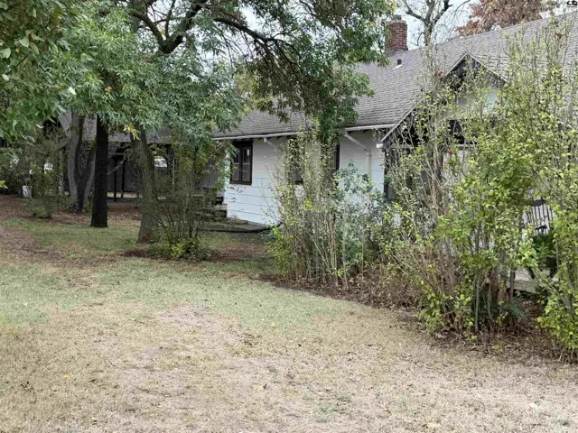 Photo of 320 E lyon, Lyons, KS