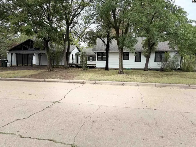 Photo of 320 E lyon, Lyons, KS