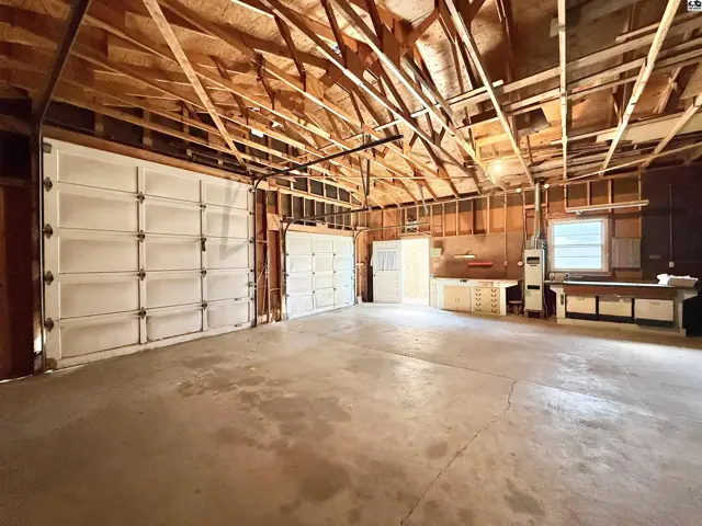 Photo of 207 S Park Ave, Pretty Prairie, KS