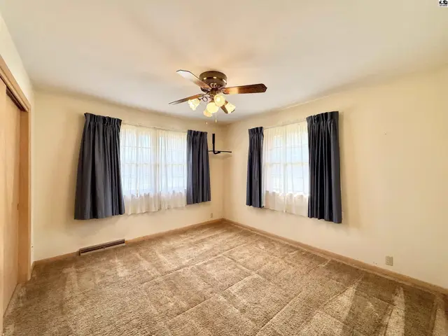 Photo of 207 S Park Ave, Pretty Prairie, KS