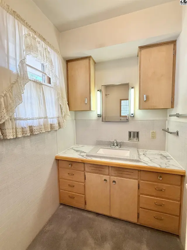 Photo of 207 S Park Ave, Pretty Prairie, KS