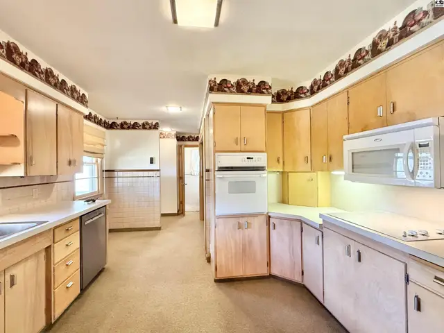 Photo of 207 S Park Ave, Pretty Prairie, KS