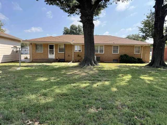Photo of 207 S Park Ave, Pretty Prairie, KS