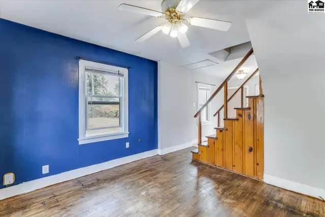 Photo of 420 E 8th Ave, Hutchinson, KS