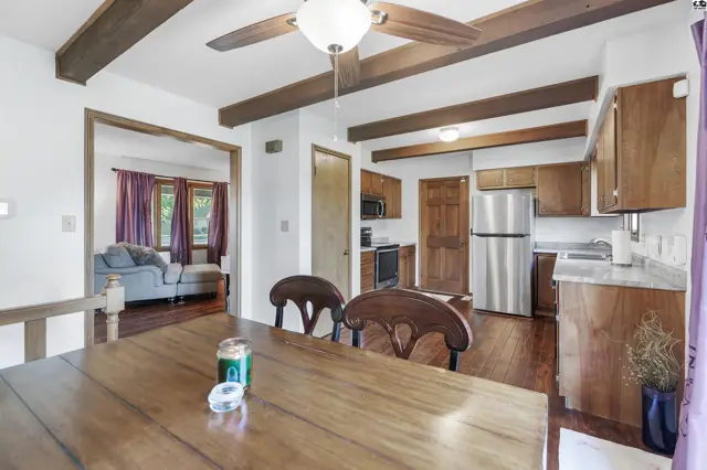 Photo of 810 W 25th Ave, Hutchinson, KS