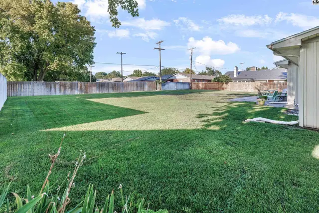 Photo of 810 W 25th Ave, Hutchinson, KS