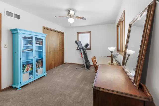 Photo of 810 W 25th Ave, Hutchinson, KS
