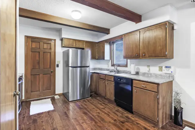 Photo of 810 W 25th Ave, Hutchinson, KS