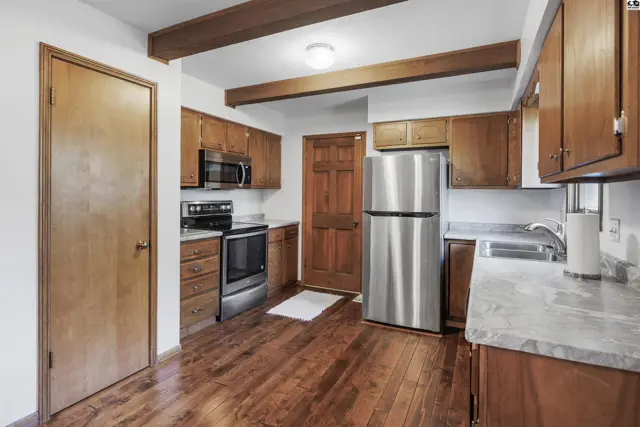 Photo of 810 W 25th Ave, Hutchinson, KS