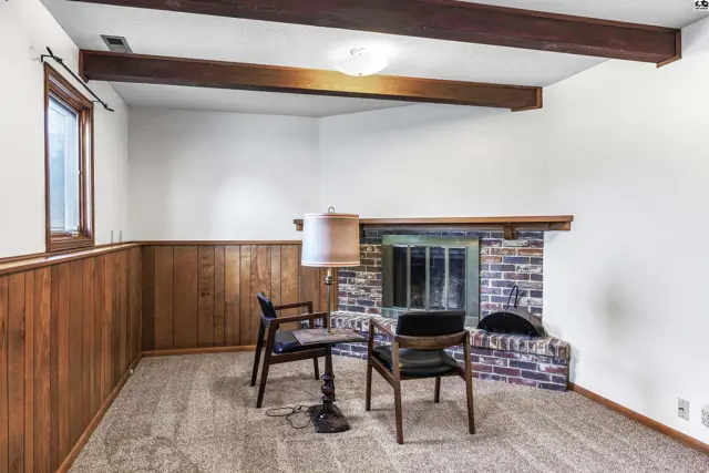 Photo of 810 W 25th Ave, Hutchinson, KS