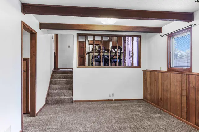 Photo of 810 W 25th Ave, Hutchinson, KS