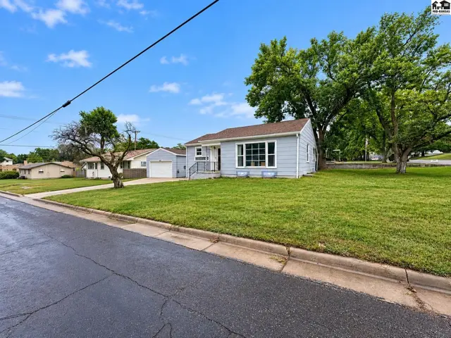 Photo of 425 W 6th St, Pratt, KS