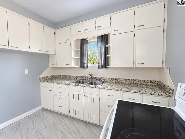 Photo of 425 W 6th St, Pratt, KS