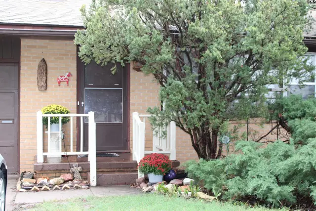 Photo of 5 Faircrest Dr, Hutchinson, KS