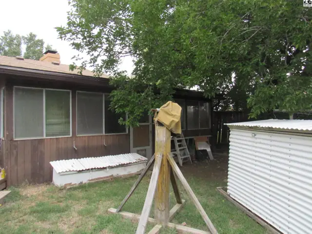 Photo of 5 Faircrest Dr, Hutchinson, KS