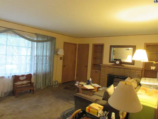 Photo of 5 Faircrest Dr, Hutchinson, KS