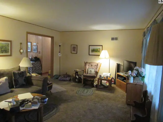 Photo of 5 Faircrest Dr, Hutchinson, KS