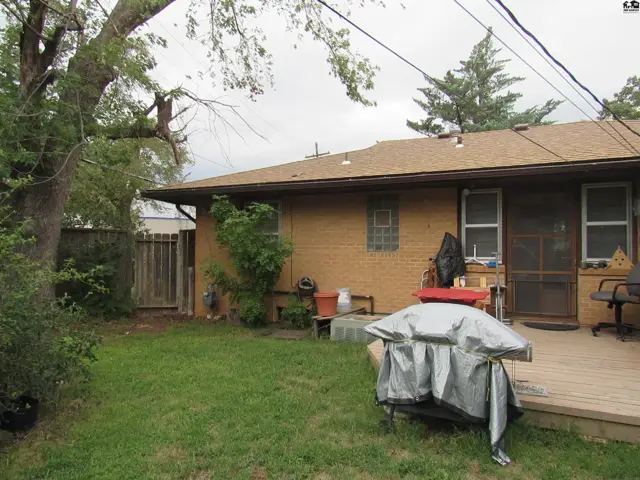 Photo of 5 Faircrest Dr, Hutchinson, KS