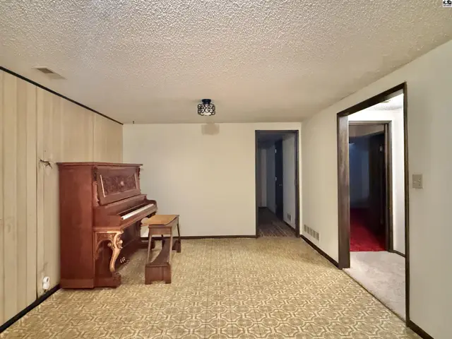 Photo of 4109 Quivira Rd, Hutchinson, KS