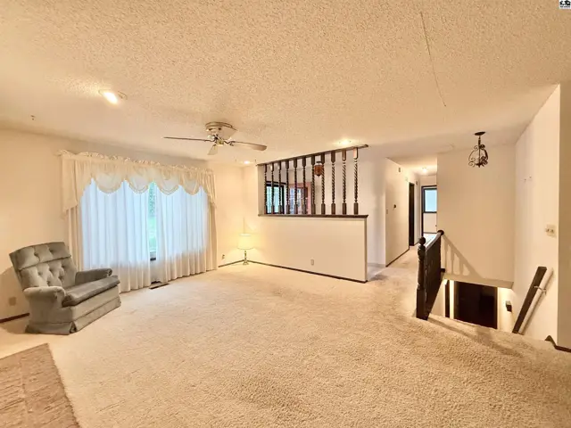 Photo of 4109 Quivira Rd, Hutchinson, KS
